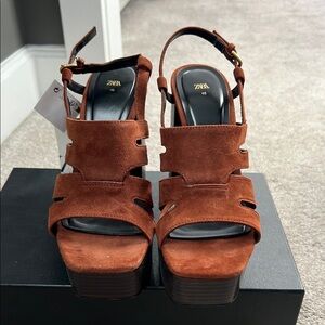 Zara Women's Brown Suede Platform Sandals